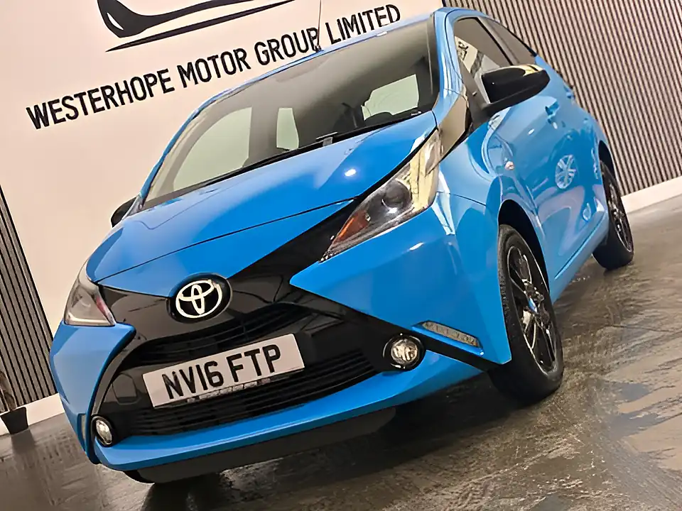 Used 2016 Toyota Aygo X-Cite Blue - Interior and Exterior details 7