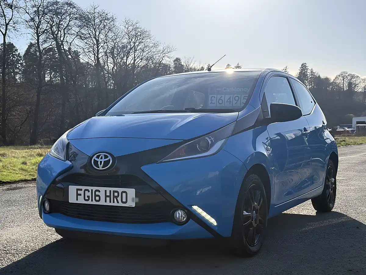 Used 2016 Toyota Aygo X-Cite Blue - Interior and Exterior details 10