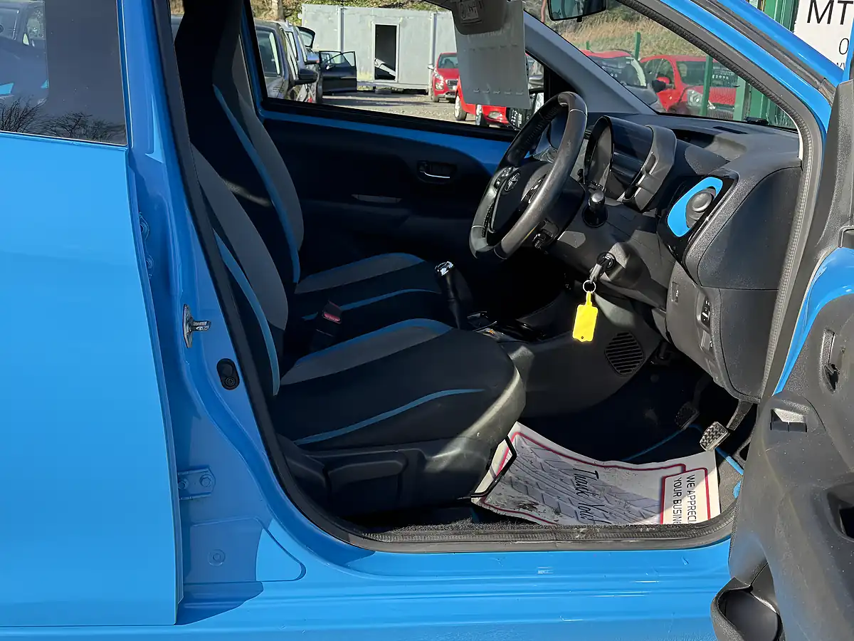 Used 2016 Toyota Aygo X-Cite Blue - Interior and Exterior details 16