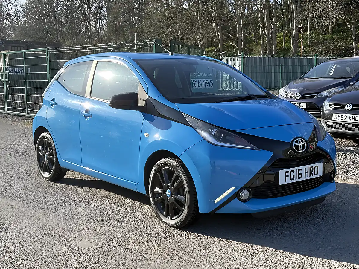 Used 2016 Toyota Aygo X-Cite Blue - Interior and Exterior details 3