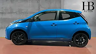 Used 2016 Toyota Aygo X-Cite Blue - Interior and Exterior details 7