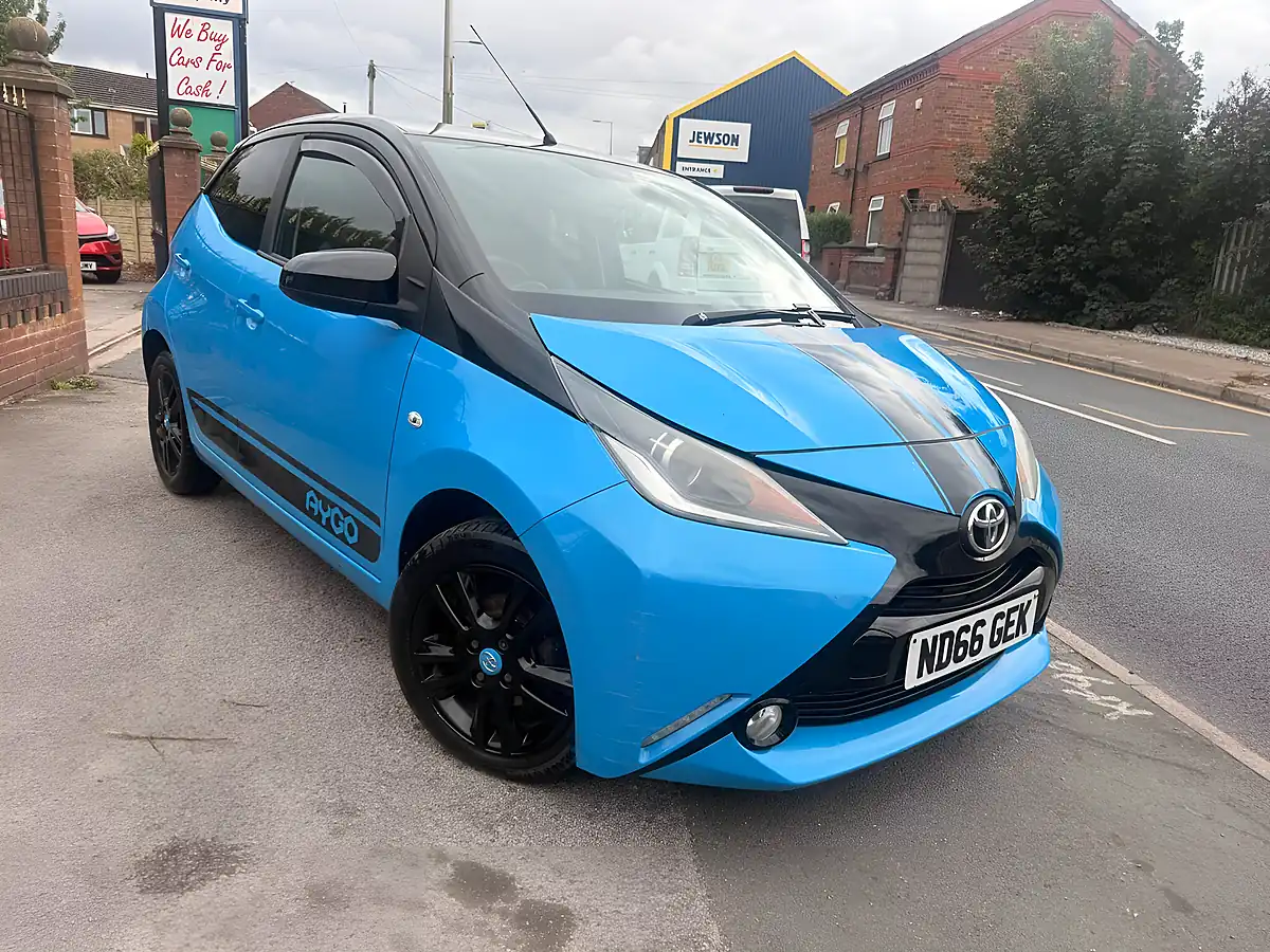 Used 2016 Toyota Aygo X-Cite Blue - Front View