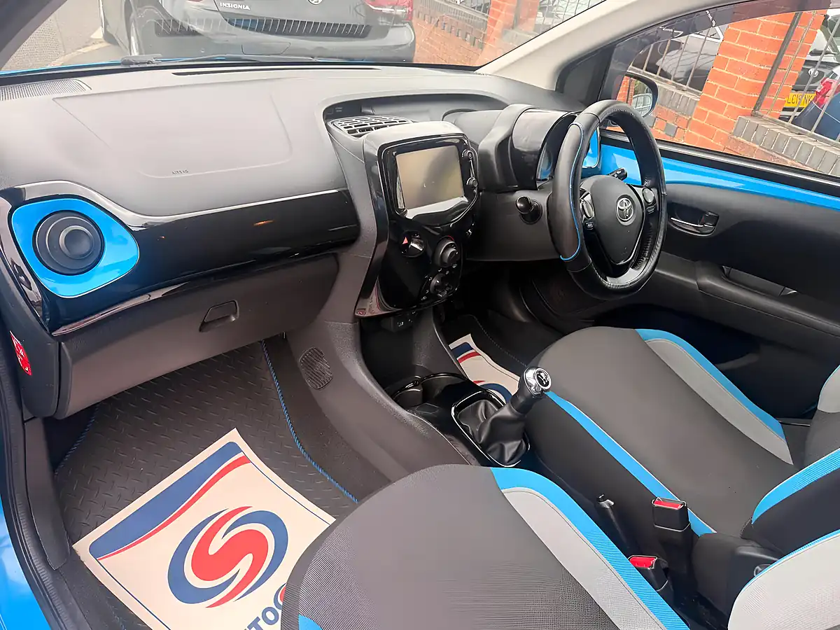 Used 2016 Toyota Aygo X-Cite Blue - Interior and Exterior details 10