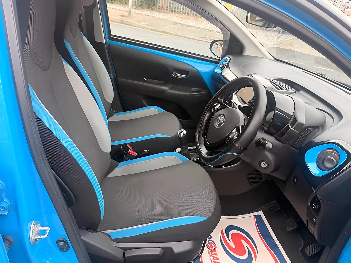 Used 2016 Toyota Aygo X-Cite Blue - Interior and Exterior details 13