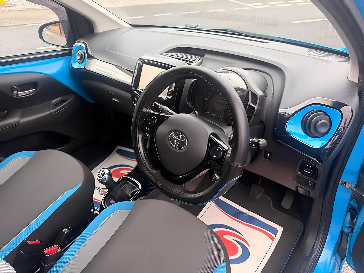 Used 2016 Toyota Aygo X-Cite Blue - Interior and Exterior details 15