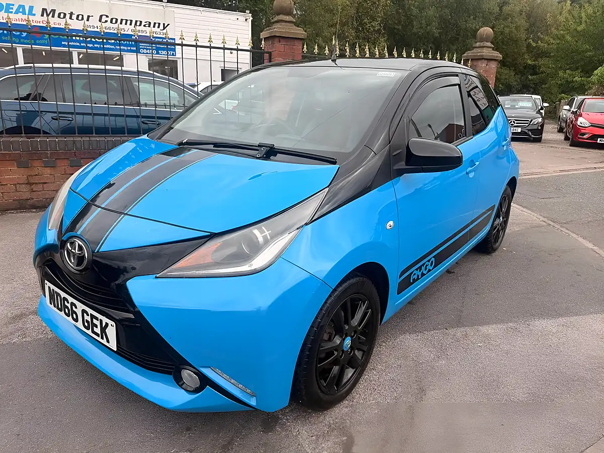 Used 2016 Toyota Aygo X-Cite Blue - Interior and Exterior details 2