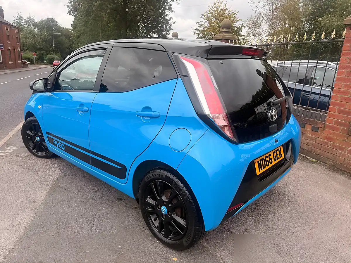 Used 2016 Toyota Aygo X-Cite Blue - Interior and Exterior details 4
