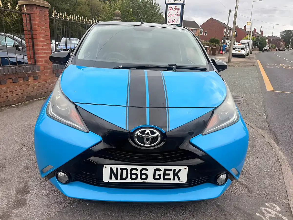 Used 2016 Toyota Aygo X-Cite Blue - Interior and Exterior details 7