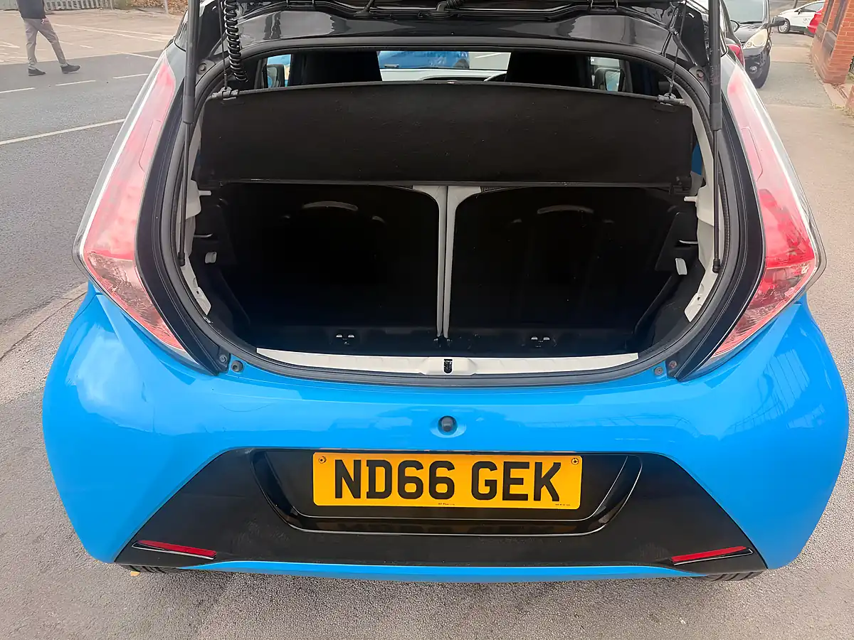 Used 2016 Toyota Aygo X-Cite Blue - Interior and Exterior details 9
