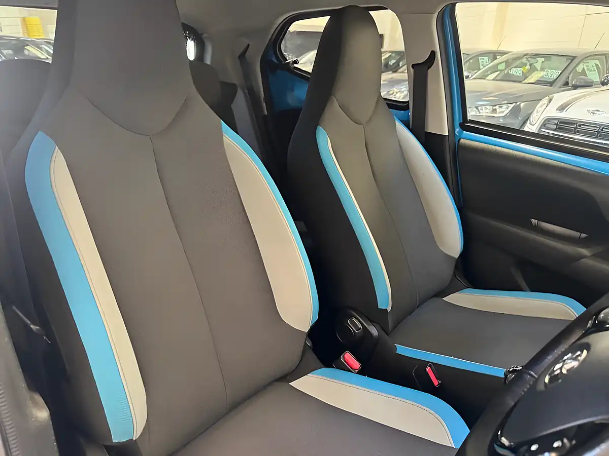 Used 2016 Toyota Aygo X-Cite Blue - Interior and Exterior details 12