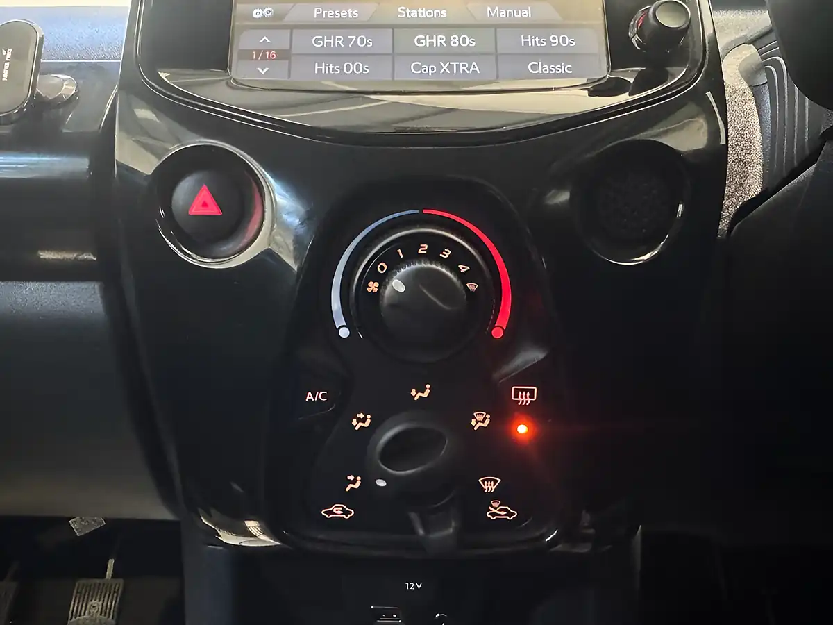 Used 2016 Toyota Aygo X-Cite Blue - Interior and Exterior details 18