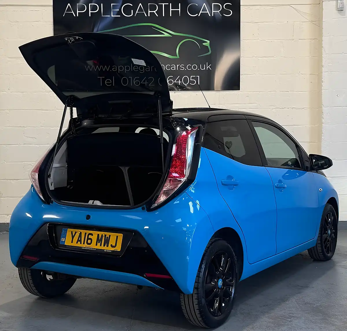 Used 2016 Toyota Aygo X-Cite Blue - Interior and Exterior details 4