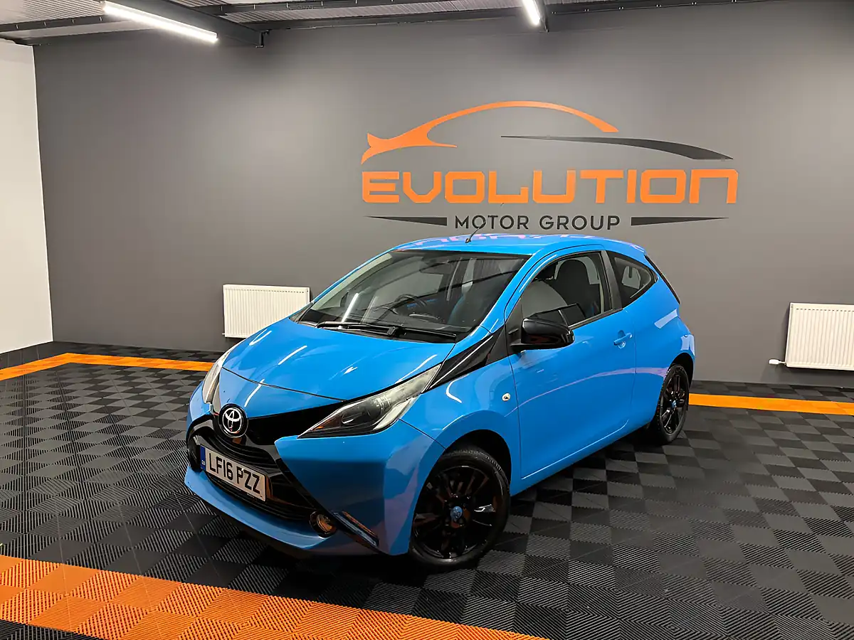 Used 2016 Toyota Aygo X-Cite (instyle Pack) Blue - Interior and Exterior details 5