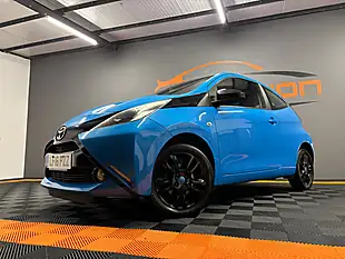 Used 2016 Toyota Aygo X-Cite (instyle Pack) Blue - Interior and Exterior details 7