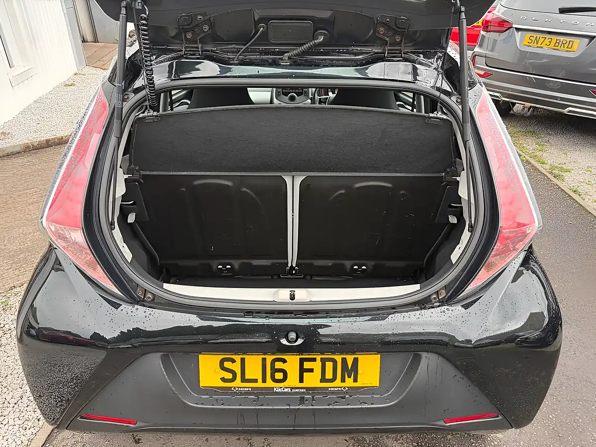 Used 2016 Toyota Aygo X-Play Black - Interior and Exterior details 10