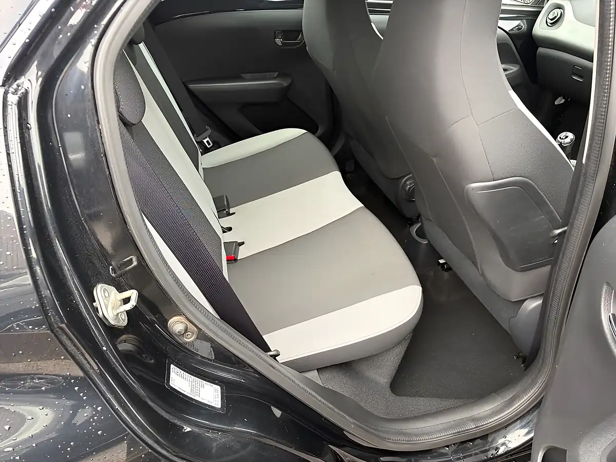 Used 2016 Toyota Aygo X-Play Black - Interior and Exterior details 11