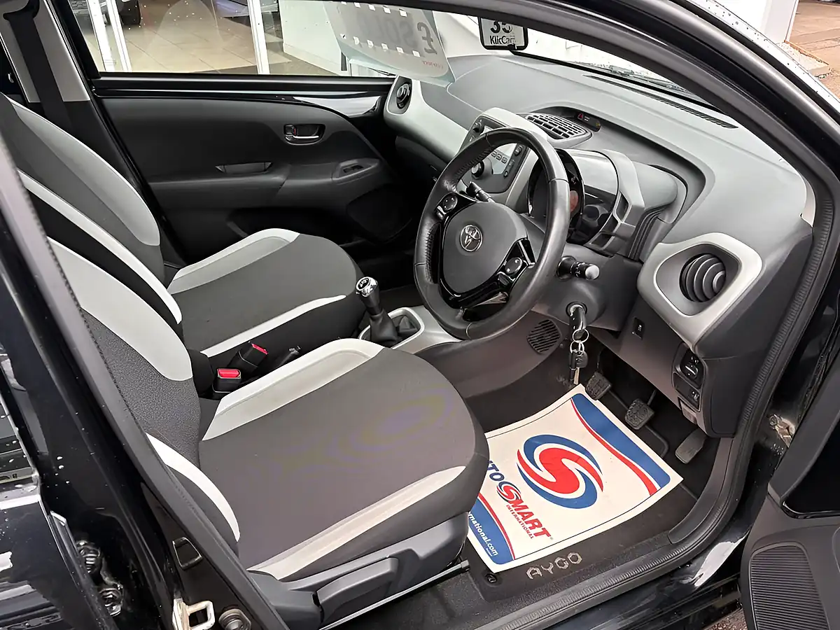 Used 2016 Toyota Aygo X-Play Black - Interior and Exterior details 12