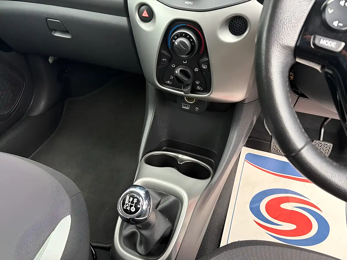 Used 2016 Toyota Aygo X-Play Black - Interior and Exterior details 13