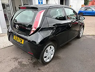 Used 2016 Toyota Aygo X-Play Black - Interior and Exterior details 8