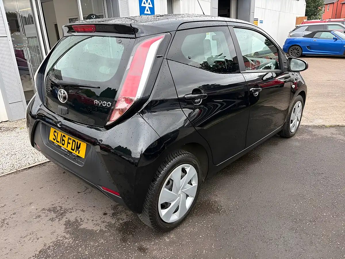 Used 2016 Toyota Aygo X-Play Black - Interior and Exterior details 8