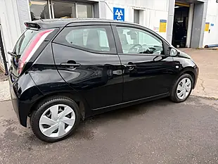 Used 2016 Toyota Aygo X-Play Black - Interior and Exterior details 9