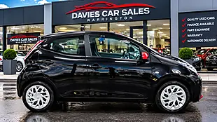 Used 2016 Toyota Aygo X-Play Black - Interior and Exterior details 4
