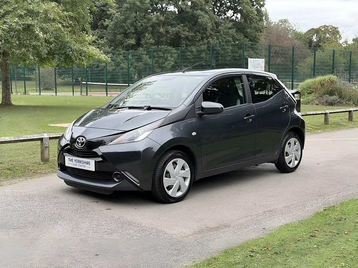 Used 2016 Toyota Aygo X-Play Grey - Interior and Exterior details 4