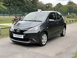 Used 2016 Toyota Aygo X-Play Grey - Interior and Exterior details 7