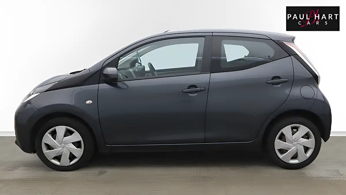 Used 2016 Toyota Aygo X-Play Grey - Interior and Exterior details 3