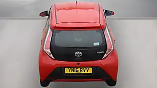 Used 2016 Toyota Aygo X-Play Red - Interior and Exterior details 5