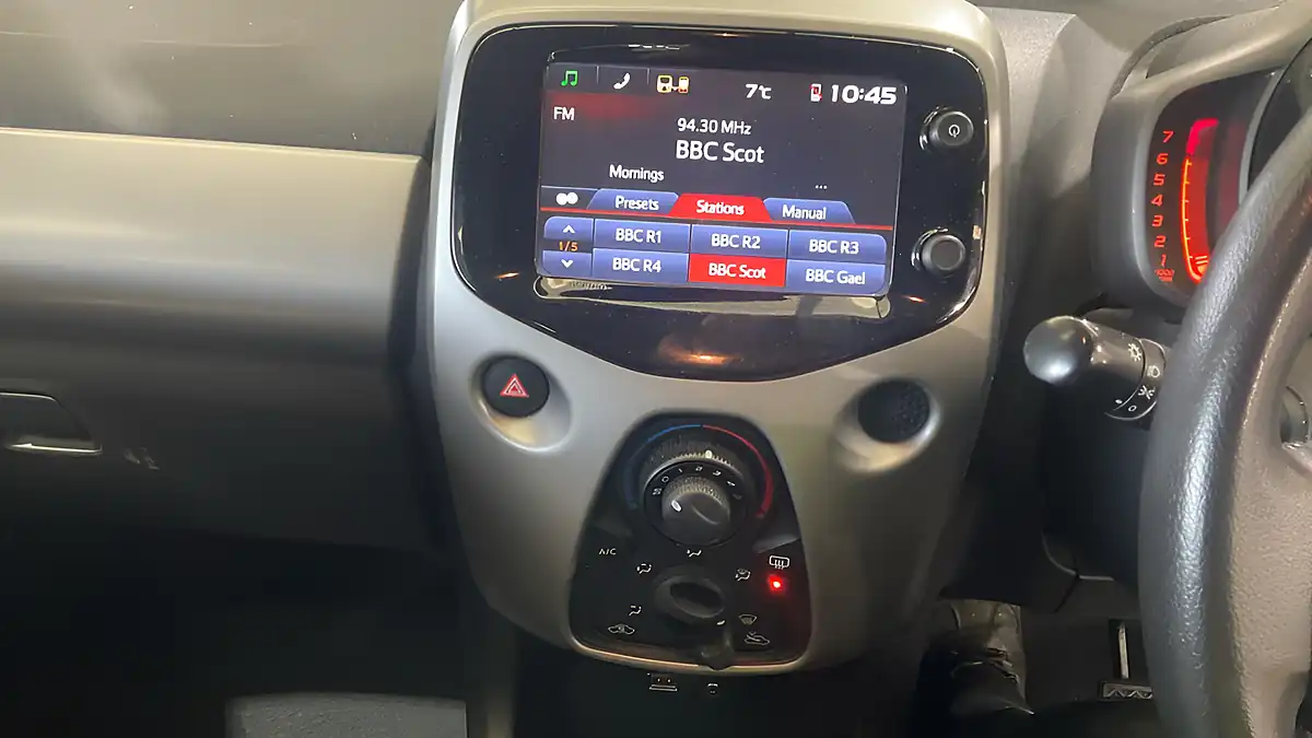 Used 2016 Toyota Aygo X-Play Red - Interior and Exterior details 9