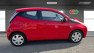 Used 2016 Toyota Aygo X-Play Red - Interior and Exterior details 16