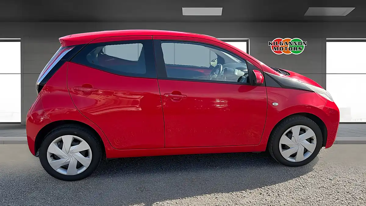 Used 2016 Toyota Aygo X-Play Red - Interior and Exterior details 16