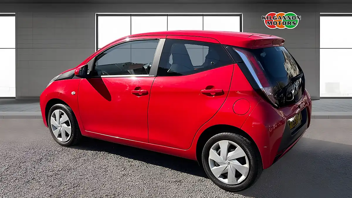 Used 2016 Toyota Aygo X-Play Red - Interior and Exterior details 2