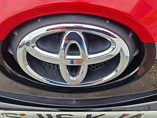 Used 2016 Toyota Aygo X-Play Red - Interior and Exterior details 18