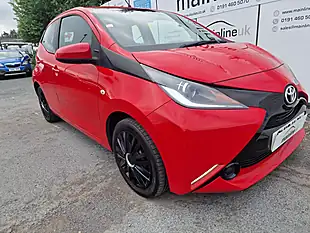 Used 2016 Toyota Aygo X-Play Red - Interior and Exterior details 7
