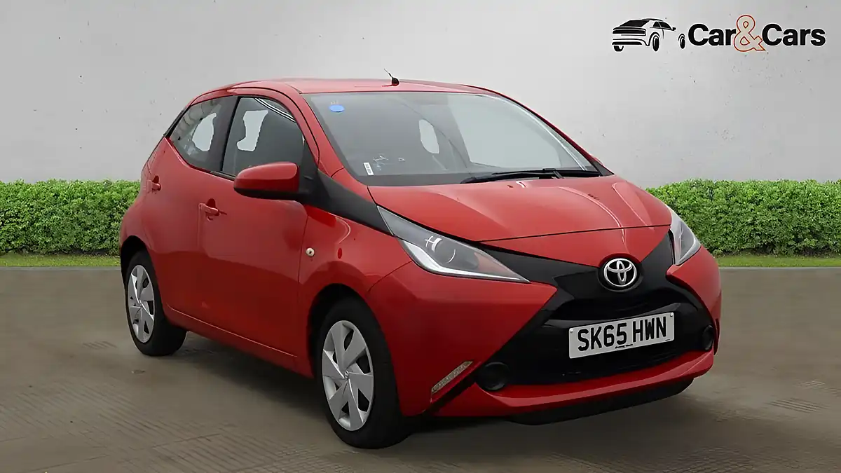 Used 2016 Toyota Aygo X-Play Red - Front View