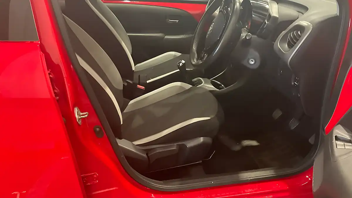Used 2016 Toyota Aygo X-Play Red - Interior and Exterior details 18