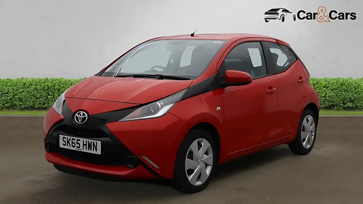 Used 2016 Toyota Aygo X-Play Red - Interior and Exterior details 2