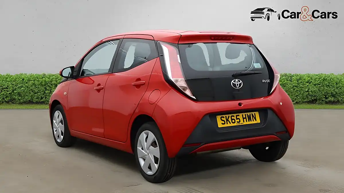 Used 2016 Toyota Aygo X-Play Red - Interior and Exterior details 3