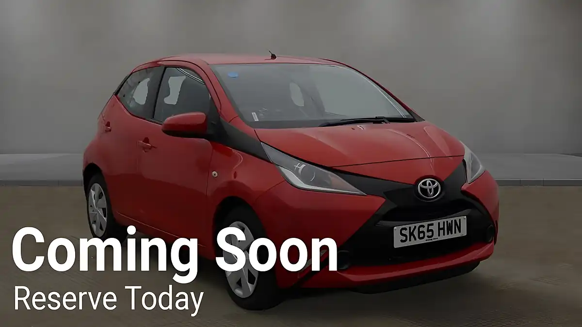 Used 2016 Toyota Aygo X-Play Red - Interior and Exterior details 7