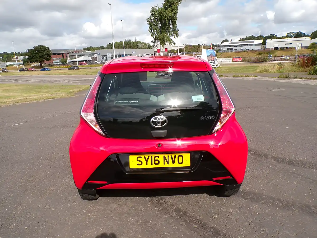 Used 2016 Toyota Aygo X-Play Red - Interior and Exterior details 10