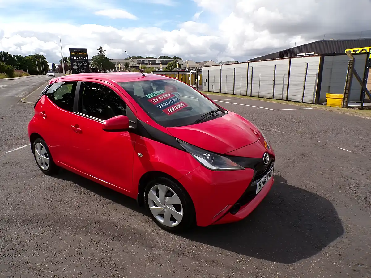 Used 2016 Toyota Aygo X-Play Red - Interior and Exterior details 2