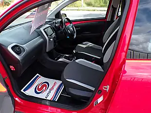 Used 2016 Toyota Aygo X-Play Red - Interior and Exterior details 7