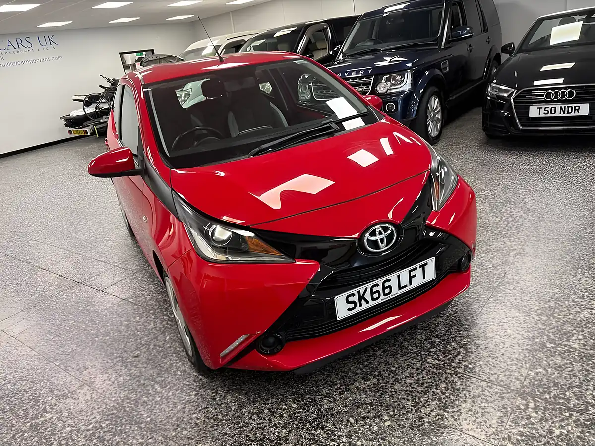 Used 2016 Toyota Aygo X-Play Red - Interior and Exterior details 10