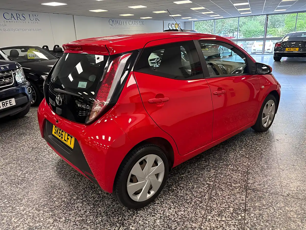 Used 2016 Toyota Aygo X-Play Red - Interior and Exterior details 12