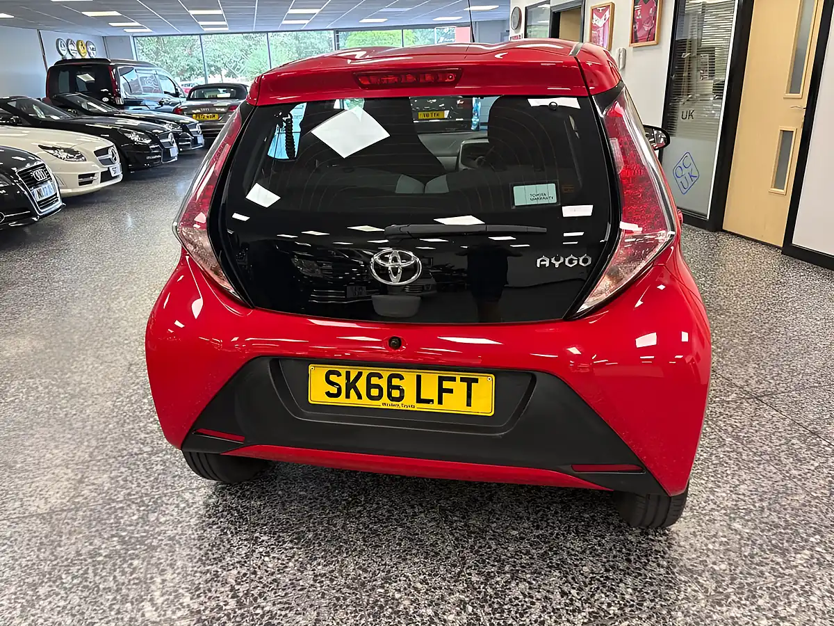 Used 2016 Toyota Aygo X-Play Red - Interior and Exterior details 14