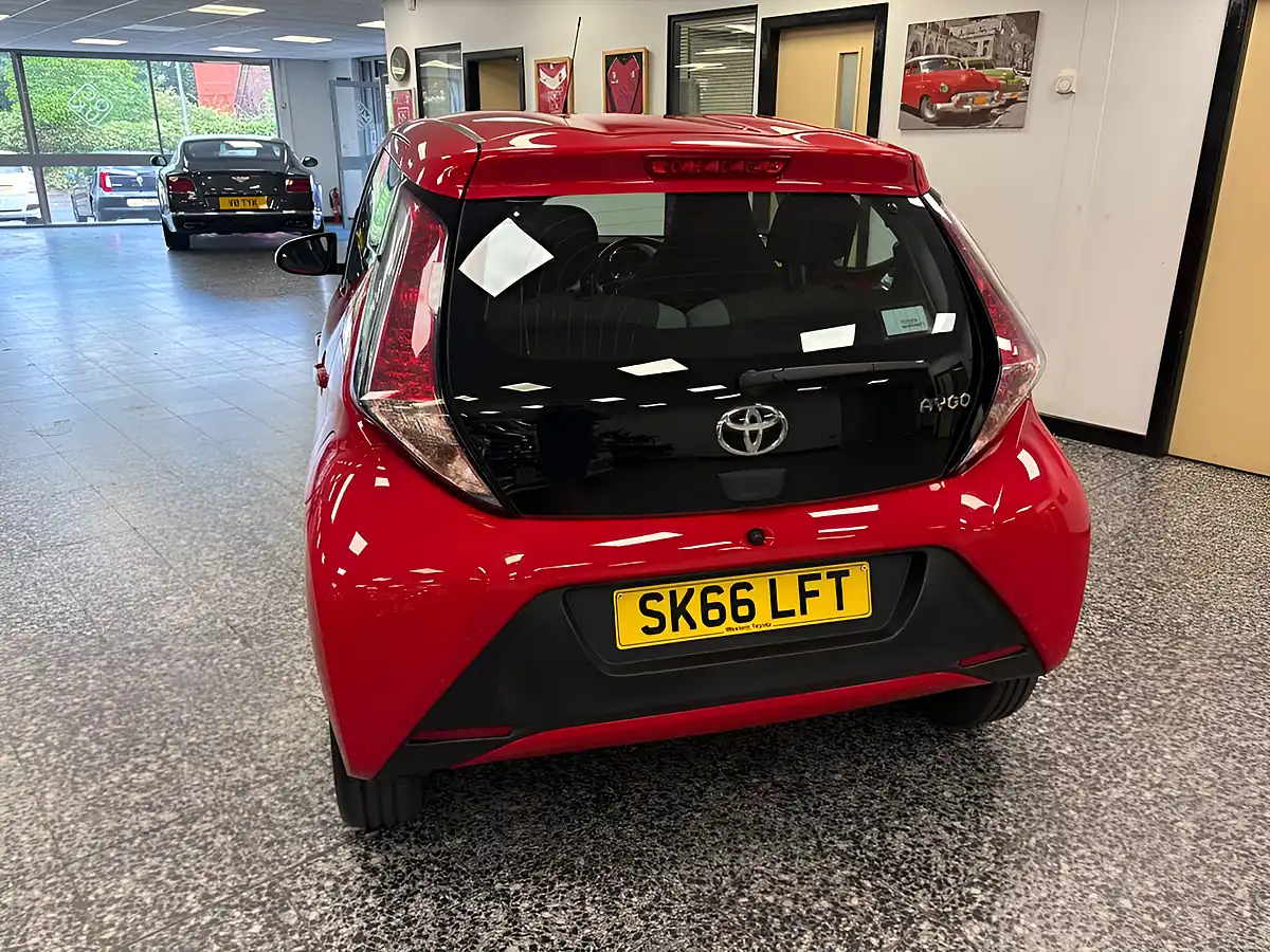 Used 2016 Toyota Aygo X-Play Red - Interior and Exterior details 15