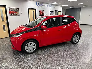 Used 2016 Toyota Aygo X-Play Red - Interior and Exterior details 3