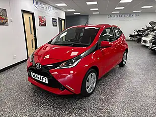 Used 2016 Toyota Aygo X-Play Red - Interior and Exterior details 5